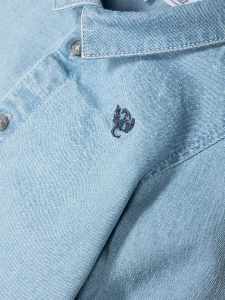 Chemise en jean bleu bébé