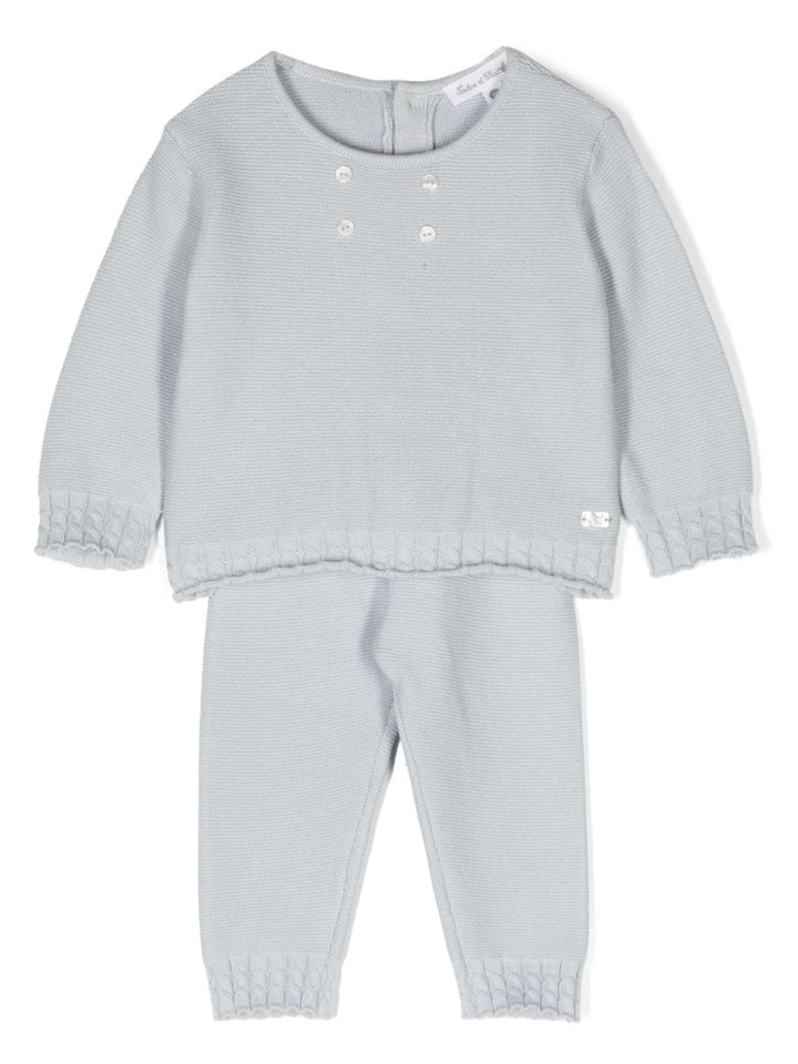 tenue bleu bébé