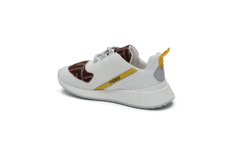 Sneakers bianche con logo e banda gialla sui lati