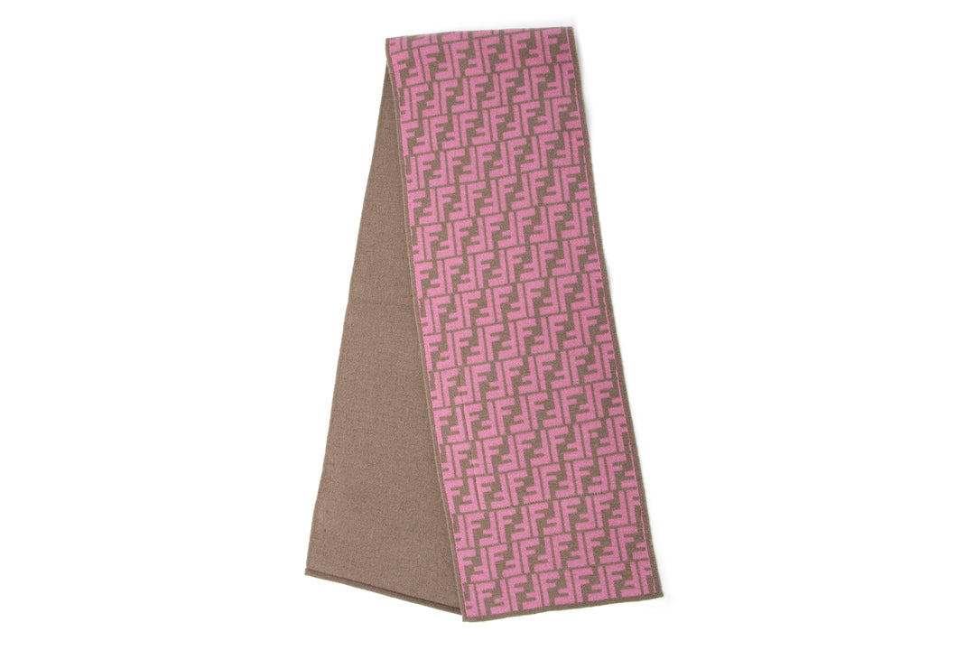 Sciarpa marrone con tasca laterale e trama logata rosa