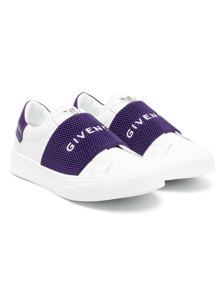 Sneakers bianche con fascia viola con logo