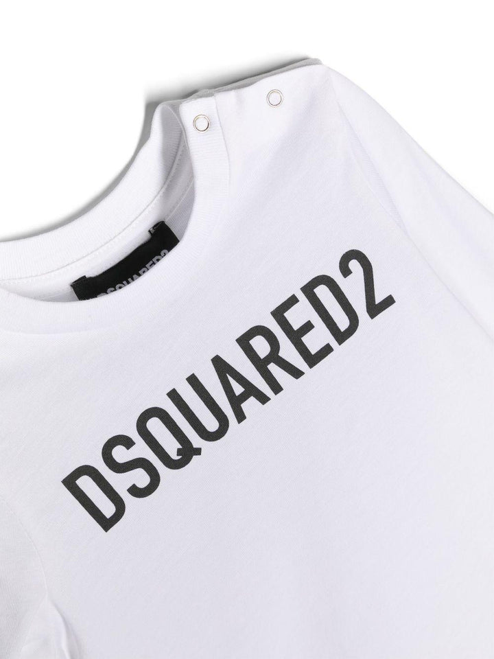 Maglia bianca,con stampa frontale e chiusura laterale con bottoni,