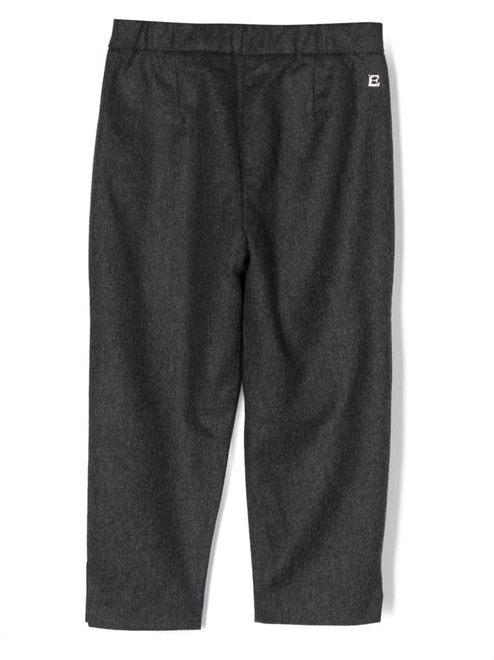 Pantaloni antracite bambina con placca logo