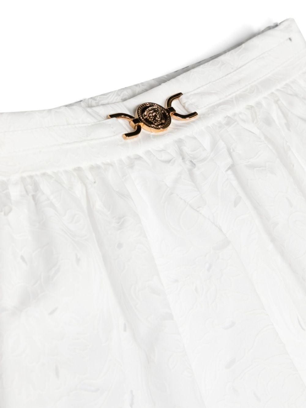 Gonna bianca neonata