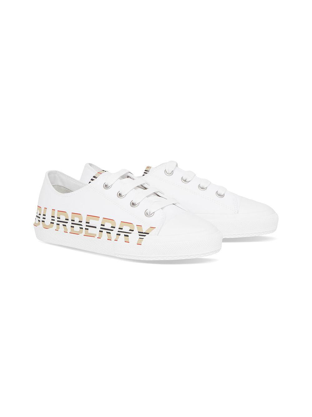 Sneakers bianche con inserti check e logo