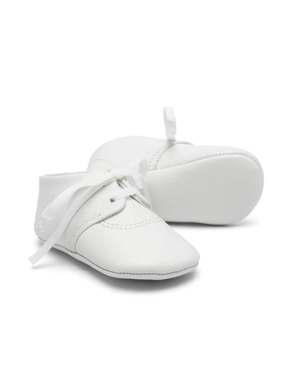 scarpa bianca neonato