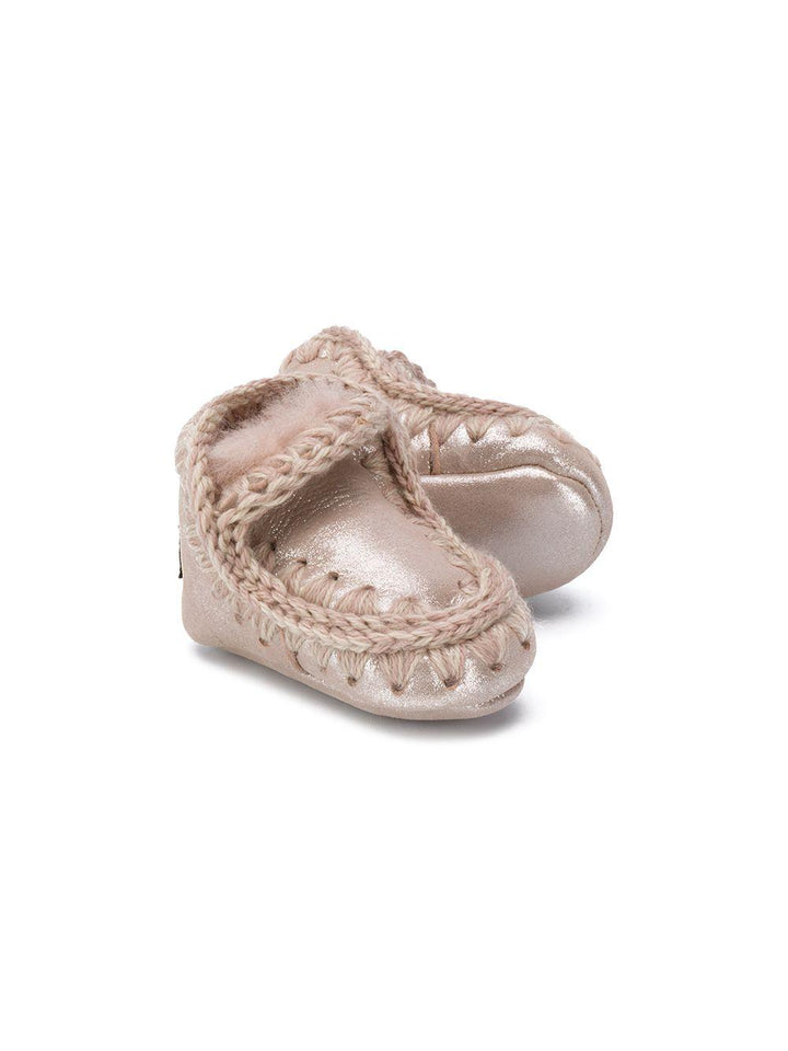Scarpe rosa neonata